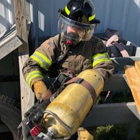 Meet your Posher, Daniel - Picture 1 of 1